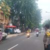 Bhabinkamtibmas Atur Lalin di Depan SMK Kampung Jawa, Warga Nyaman Anak Sekolah Aman