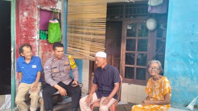 Bhabinkamtibmas Sambangi Ketua RT dan Warga Kwitang, Imbau Jaga Kamtibmas