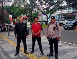 Bhabinkamtibmas Silaturahmi Berikan Himbauan Security Serta Petugas Valet Parkir