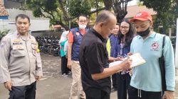 Bhabinkamtibmas Kelurahan Senen Monitoring Giat Jumling PSN di RW 01 untuk Cegah DBD