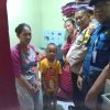 Santuni Anak Yatim Usai Sunatan Massal, Bhabinkamtibmas Duri Pulo Pererat Kedekatan dengan Warga