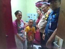 Santuni Anak Yatim Usai Sunatan Massal, Bhabinkamtibmas Duri Pulo Pererat Kedekatan dengan Warga