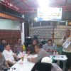Tokoh Masyarakat dan Bhabinkamtibmas Hadiri Pertemuan Rutin RW 07 Kampung Rawa