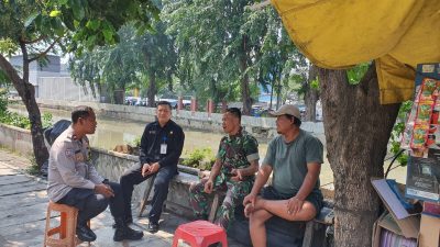 Bhabinkamtibmas dan Babinsa Sambang Warga di Pasar Baru, Sampaikan Himbauan Kamtibmas