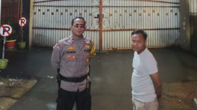 Bhabinkamtibmas Sambangi Pos Satkamling RW07 Kampung Rawa, Ajak Warga Perkuat Keamanan Lingkungan