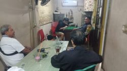 Bahas Kamtibmas Terkini Bhabinkamtibmas Gunung Sahari Utara Sambangi Pos RW 01