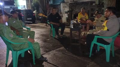 Patroli Dini Hari, Polisi Himbau Satpam di Kemayoran Tingkatkan Kewaspadaan
