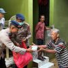 *Satbrimob Polda Metro Jaya Kerahkan Dapur Lapangan untuk Warga Terdampak Banjir di Jakarta Timur.*