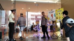 Bhabinkamtibmas Petojo Utara Berikan Pembinaan Satpam Gajah Mada Plaza, Tingkatkan Deteksi Dini Guantibmas
