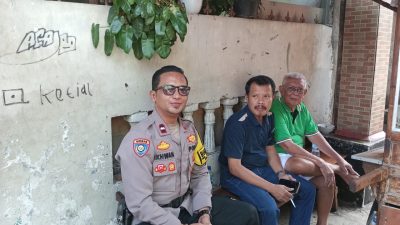 Aipda Ikhwan Sambangi Warga RT 01 RW 02 Kampung Rawa, Ajak Tokoh Masyarakat Perkuat Sinergi Jaga Kamtibmas