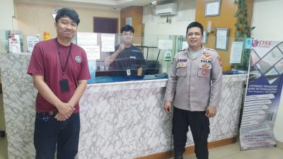 Patroli Pagi Polsek Sawah Besar Sambangi Money Changer, Cegah Kriminalitas di Pasar Baru