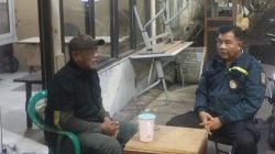 Sambangi Pos Satkamling, Aiptu Fahri Ajak Warga RT 08 RW 06 Tanah Tinggi Aktif Jaga Keamanan