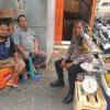 Pantau Giat Ekonomi Warga Bhabinkamtibmas Pasar Baru Sambangi Penjual Buah