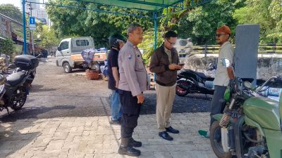 Bhabinkamtibmas Mangga Dua Selatan Sambangi Warga, Imbau Cegah Tawuran dan Kejahatan Jalanan