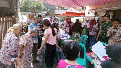 POSYANDU RW 08 KARANG ANYAR SAWAH BESAR PANTAU KESEHATAN BALITA DAN LANSIA