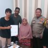 Pantau Pemukiman Bhabinkamtibmas Gunung Sahari Utara Sambangi Warga Di War-Kop