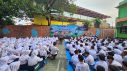 Polisi Masuk Sekolah! Binmas Polsek Johar Baru Edukasi Siswa Baru SMPN 156 Soal Bahaya Bullying, Narkoba dan Judi Online
