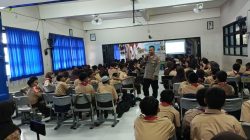 Sat Binmas Polres Jakarta Pusat Berikan Penyuluhan Bahaya Judi Online dan Narkoba Saat MPLS di SMPN 93
