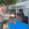 Polri Peduli Sosial Dalam Jumat Berkah, Polsek Sawah Besar Bagikan Nasi Bungkus Gratis