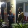 Dini hari Polisi Sambangi Sekretariat RW 08 Tanah Tinggi, Ajak Warga Waspada dan Aktif Jaga Lingkungan