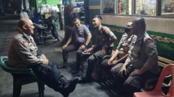 Bhabinkamtibmas Kampung Bali Sambangi Security Pasar Blok F, Imbau Tetap Waspada Pencurian dan Kebakaran