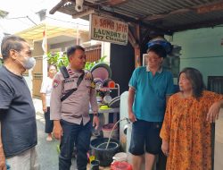 Bhabinkamtibmas Dampingi Ketua RT Himbau Warga Tertib Gunakan Fasilitas Umum