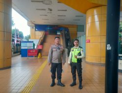 Antisipasi Aksi Unras, Bhabinkamtibmas Kebon Sirih Intensifkan Pemantauan di Stasiun Gondangdia