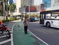 Patmor Polsek Metro Menteng Lakukan Pemantauan Aksi Buruh di Kawasan Bundaran HI