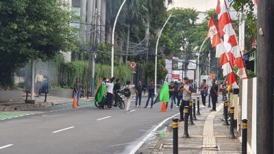 Polsek Metro Menteng Pematauan Aksi Unras Massa HMI di Kantor DPP Partai NasDem