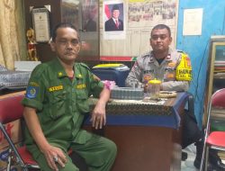 Bhabinkamtibmas Kelurahan Kramat Sambangi Pos Satkamling RW 08