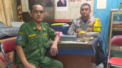 Bhabinkamtibmas Kelurahan Kramat Sambangi Pos Satkamling RW 08