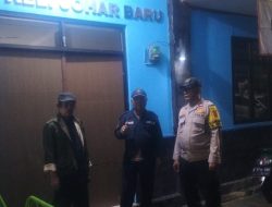 Jaga Jakarta Aman, Bhabinkamtibmas Johar Baru Sambangi Poskamling dan Ajak Warga Tingkatkan Kewaspadaan