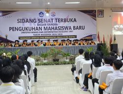 Kemeriahan Penutupan PKKMB IBI KOSGORO 2025 Ditutup dengan Pengukuhan 635 Mahasiswa Baru