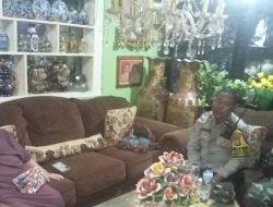 Patroli dan Sambang Dialogis Bhabinkamtibmas di Rumah Warga Pasar Baru
