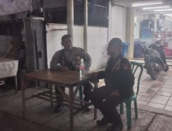 Bhabinkamtibmas Gunung Sahari Selatan Edukasi Warga di Poskamling, Ajak Jaga Lingkungan