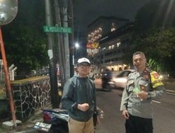 Bhabinkamtibmas Petojo Utara Gelar Patroli Bersama FKDM, Perkuat Sinergi Jaga Keamanan