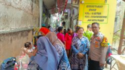 Polri Hadir Giat Poskes Lansia dan Posyandu Balita di Kelurahan Kartini