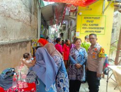 Polri Hadir Giat Poskes Lansia dan Posyandu Balita di Kelurahan Kartini