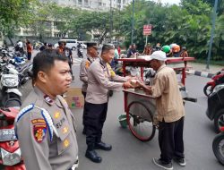 Sinergi Bersama Polisi, Pemuda Pancasila Bagikan 200 Paket Makanan