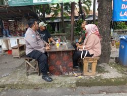 Sambang Ketua RW 09, Bhabinkamtibmas Petamburan Sampaikan Himbauan Kamtibmas