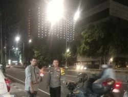 Bhabinkamtibmas Petojo Utara Patroli Bersama FKDM, Perkuat Keamanan Lingkungan