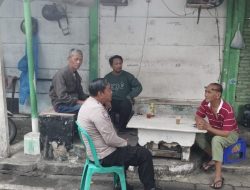 Dekat dengan Warga, Bhabinkamtibmas Kemayoran Sambang dan Patroli di Kepu Dalam