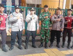Antisipasi Kepadatan Penumpang, Polsek Metro Menteng Pemantauan di Stasiun Gondangdia Jelang Perayaan HUT TNI ke-80
