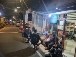 Bhabinkamtibmas Karet Tengsin Sambangi Poskamling RT 04/06, Wujudkan Kamtibmas yang Aman dan Kondusif