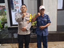 Bhabinkamtibmas Pegangsaan Sambangi Satkamling Dinihari, Ajak Warga Waspada Kejahatan