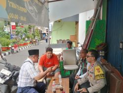Dekat dengan Warga, Bhabinkamtibmas Kampung Rawa Sambangi Tokoh Masyarakat untuk Perkuat Kamtibmas