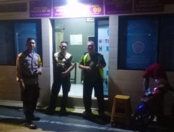 Bhabinkamtibmas Kelurahan Bungur Sambangi Pos Satkamling RW 09, Ajak Warga Waspada Curanmor di Jam Rawan