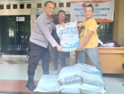 Polri Hadir Untuk Rakyat, Bhabinkamtibmas Menteng Gelar Gerakan Pangan Murah di Kantor Kelurahan