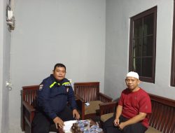 Bhabinkamtibmas Petamburan Perkuat Siskamling RW 08, Polisi Antisipasi Kejahatan Malam Hari