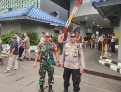 Polsek Metro Menteng Kawal Latihan Jalur Evakuasi Kebakaran di Gedung Deutsche Bank